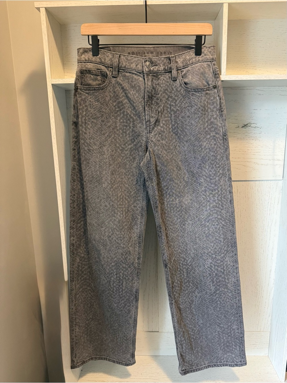 AE stretch snake print high-waisted stovepipe jean American Eagle size 2